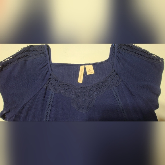 Vintage Navy Blouse with Cap Sleeves, Lace Trim, Size Medium by Red Camel - Picture 7 of 7